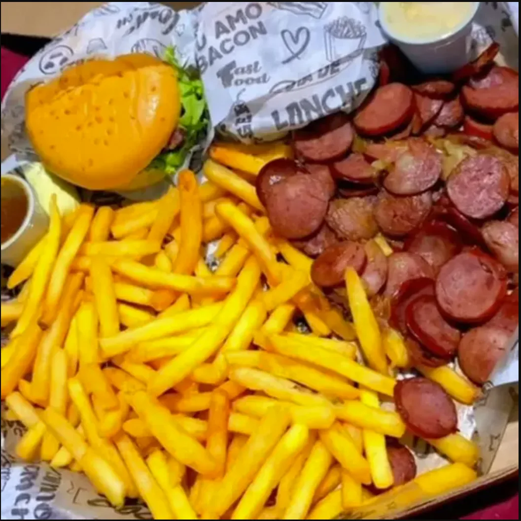 Combo 06 - 2 Lanches + bata frita 400g