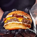 3 HAMBURGUER + BATATA FRITA