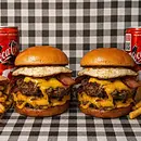 2 MEGA BRUTO + 2 BATATA FRITA + 2 COCA COLA LATA 310ml 